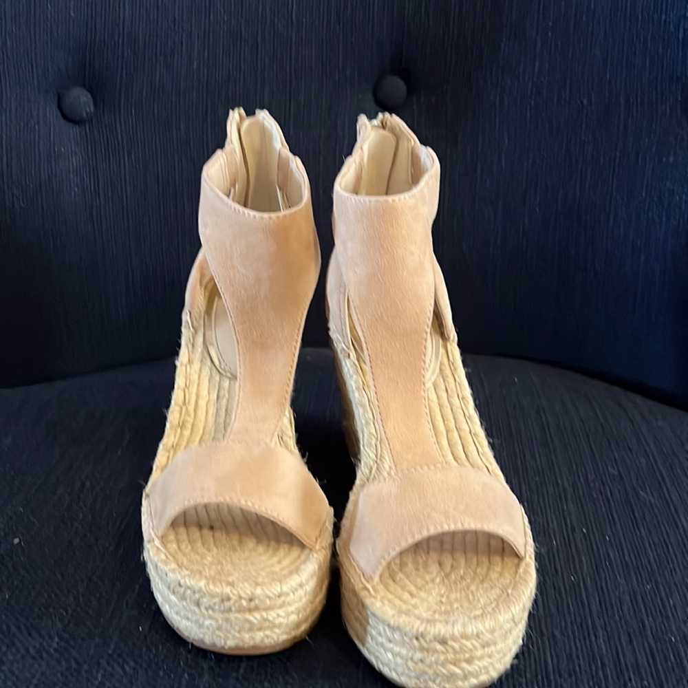 Kenneth Cole New York sandals are new and never worn.  Very stylish.